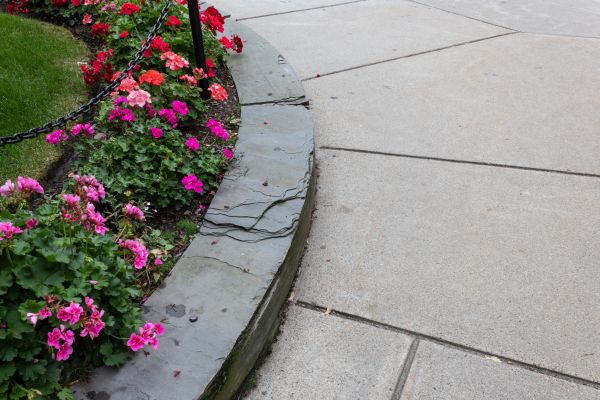 Decorative Landscape Curbing Installation