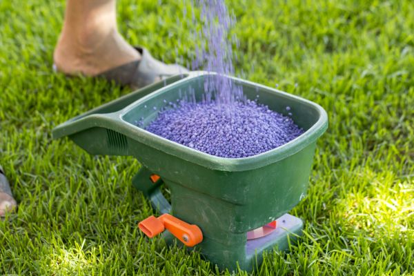 Landscape Fertilizing Service